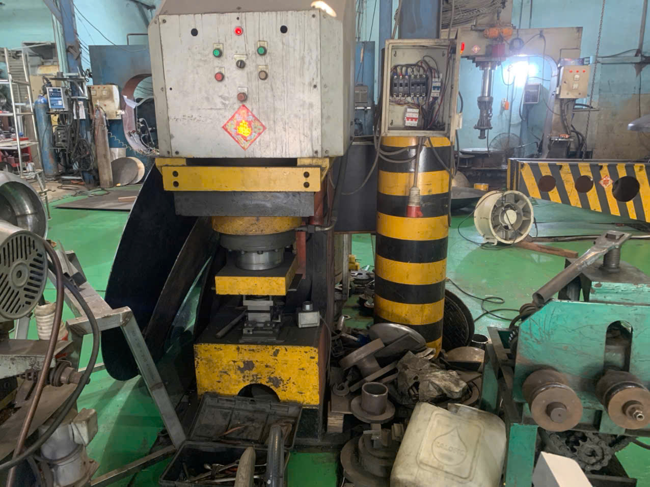 Hydraulic press
